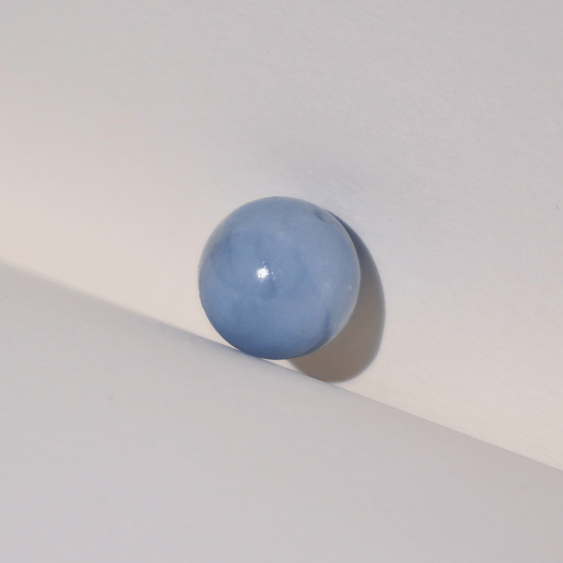 Blue_Agate_crystal_bead_beaubeaboo_10mm_close_up