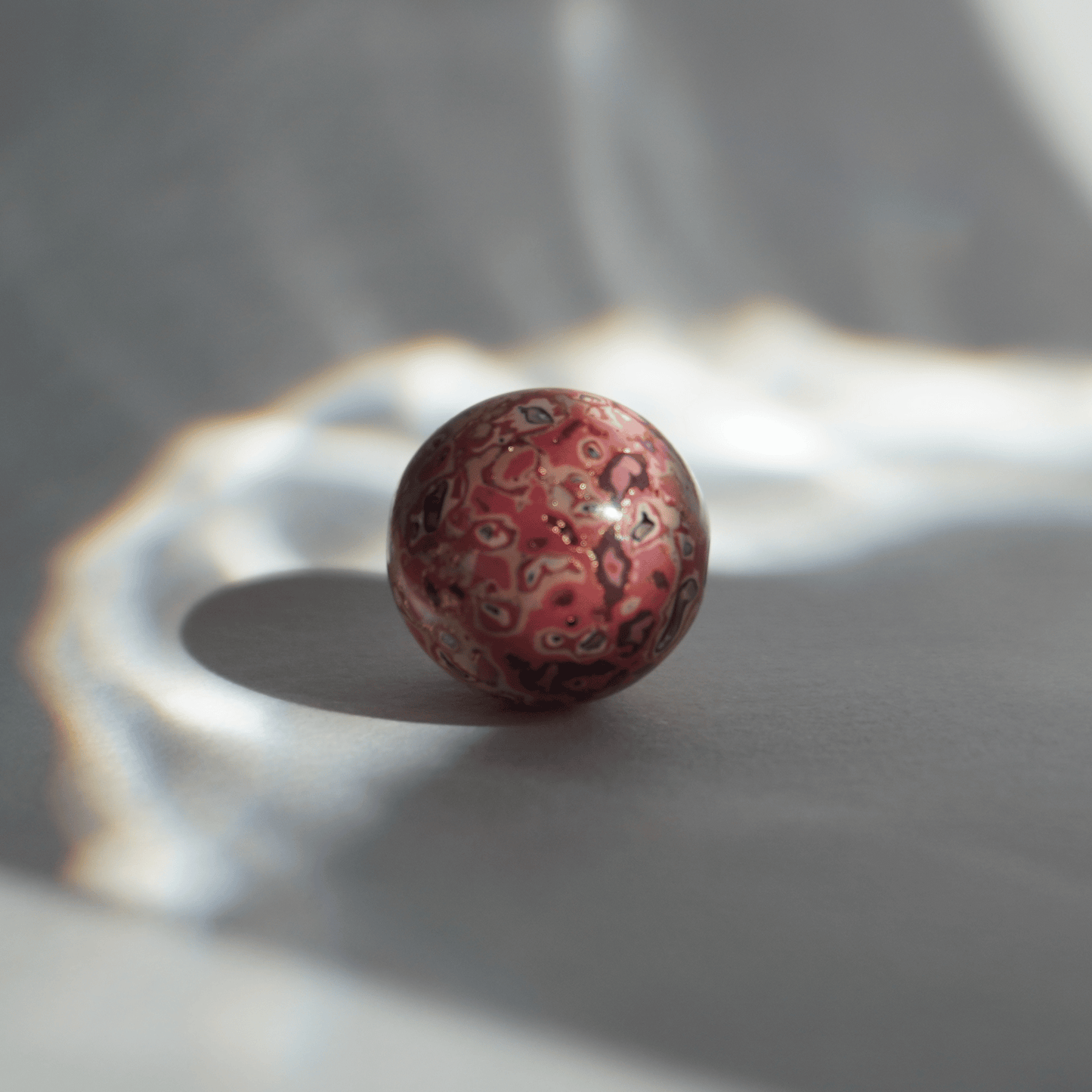 Old Rose bead in vintage mauve tones, botanical resin polish_1