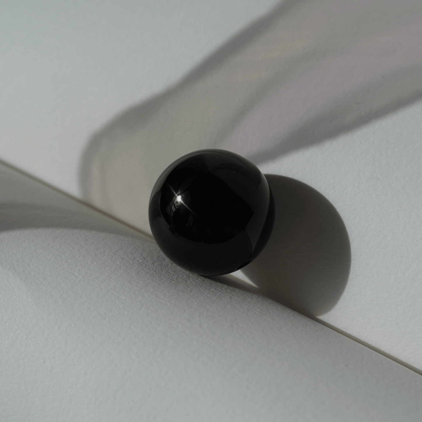 crystal_black_agate_bead__beaubeaboo_15mm
