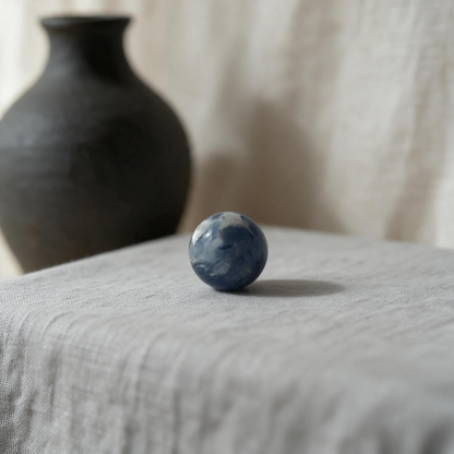 Earth — Collier à perle flottante en cyanite bleue