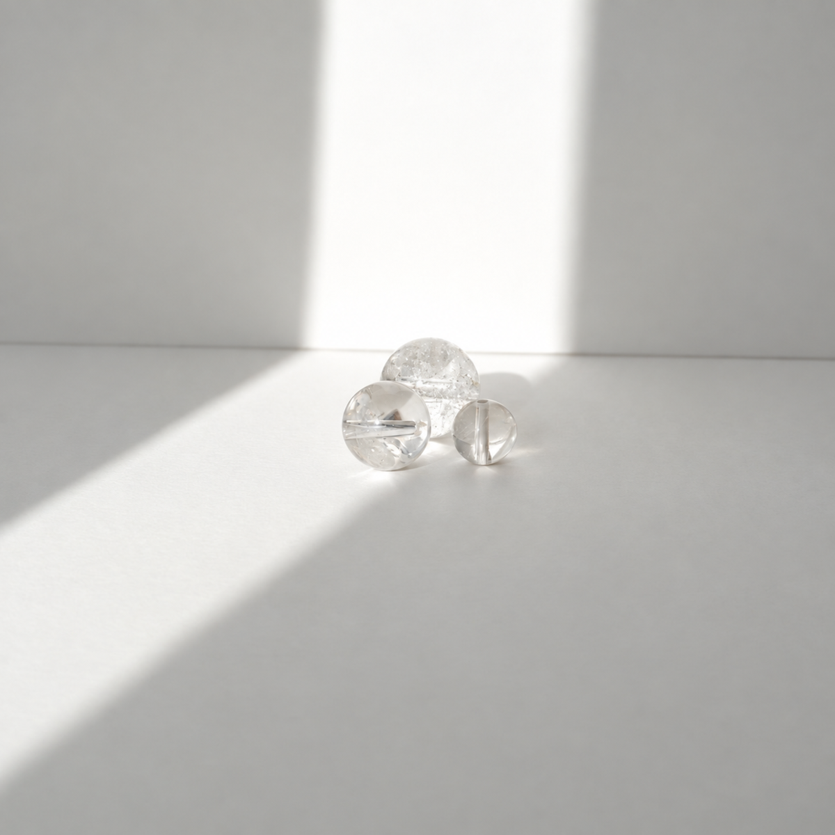 floating-bead-choker-sea-ecume-included-quartz-sunlight-natural-variations