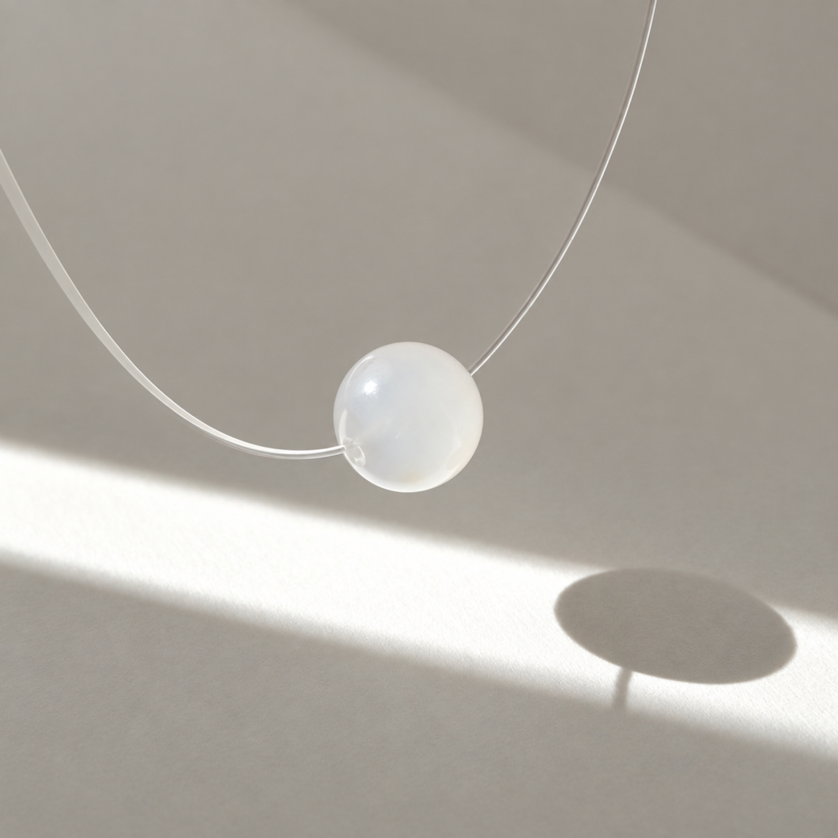 floating-bead-choker-sea-nacre-white-agate-sunlight-2
